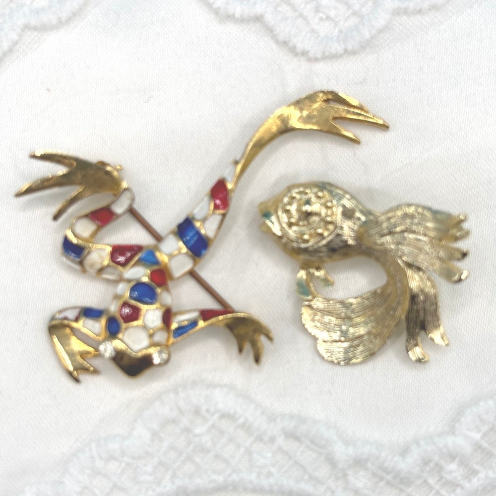 Vintage Enamel Gold Tone Frog and Fish Brooch Set Patriotic Colors Rhinestones